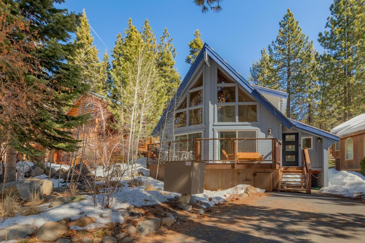 Moon Dune Chalet, Remodeled 3 Bedroom Cabin Plus Loft, Walk To Dining Tahoe Vista Exterior photo